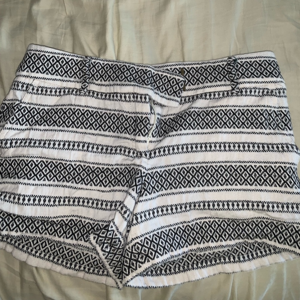 Loft size 2 black and white shorts